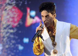 Illustration for article titled 32 Photos of Prince We Love